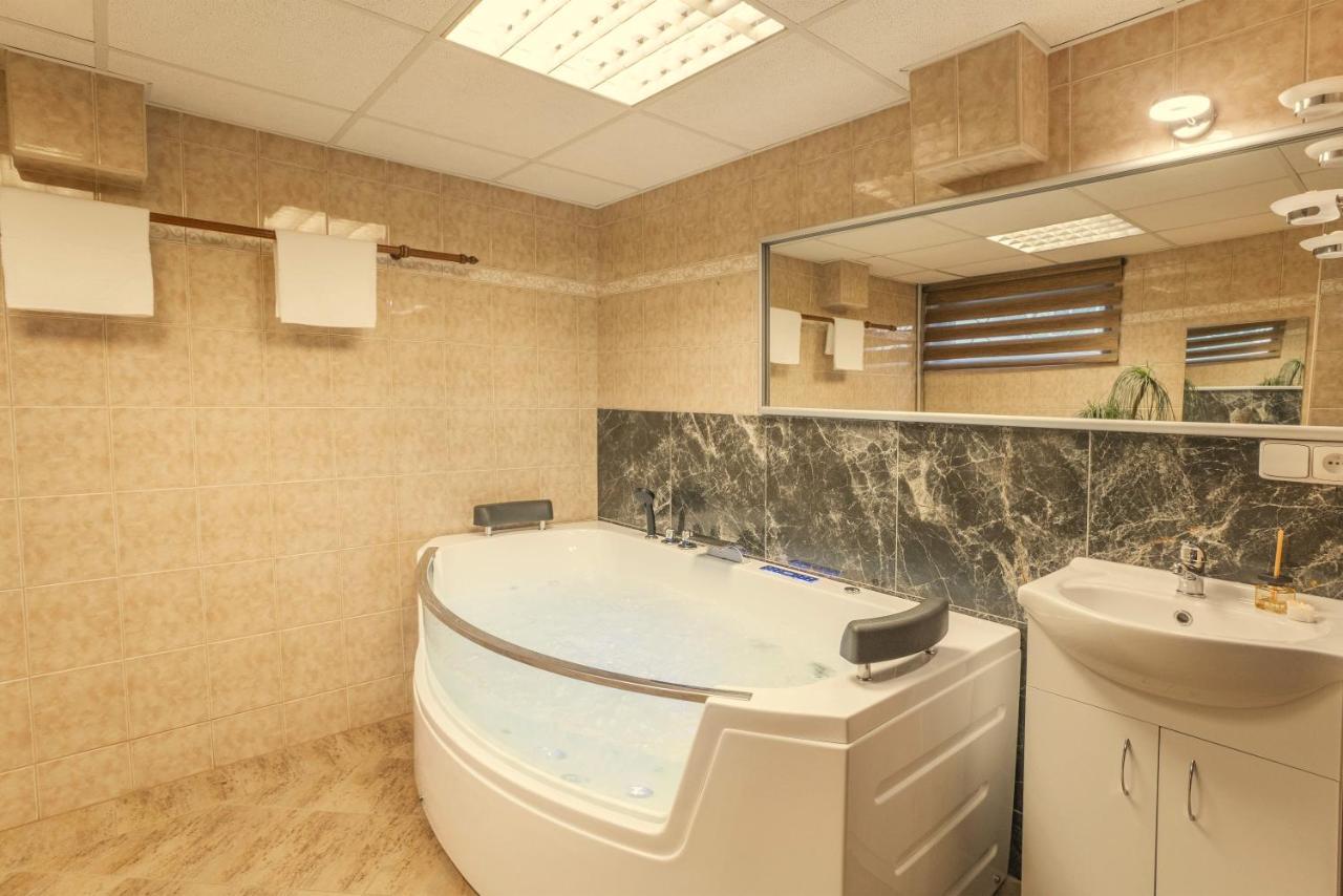 Wellness Studio! Finnish Sauna, Whirlpool, Gym & More! Prag Exterior foto